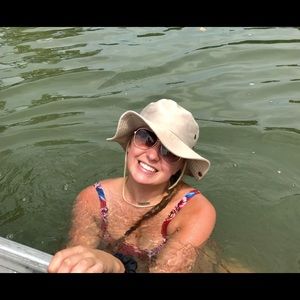 Meet your Posher, Makenna